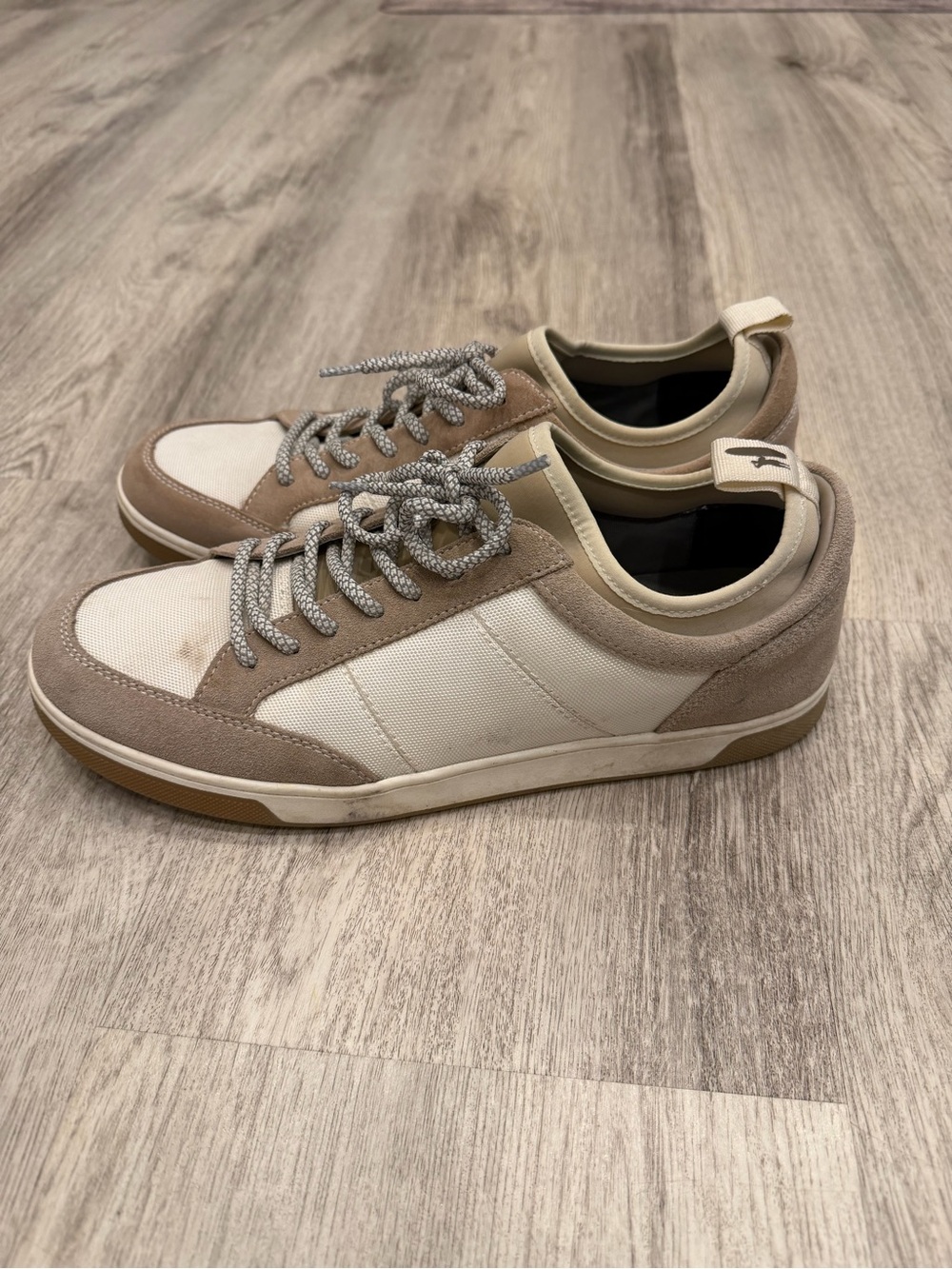 Johnnie-O Men’s Size 10 Tan Cream Suede Leather Casual Sneakers